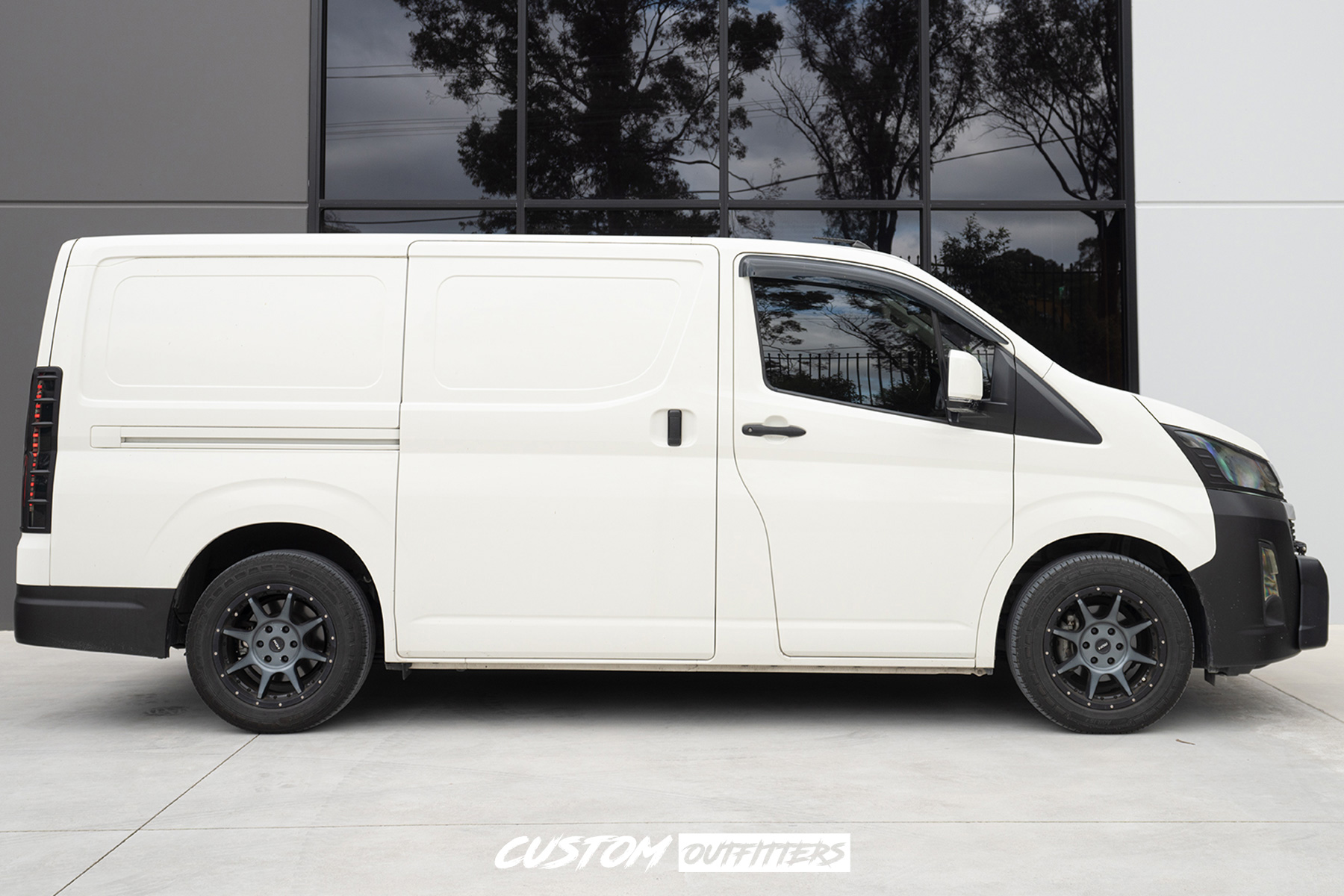 Toyota Hiace LWB Build