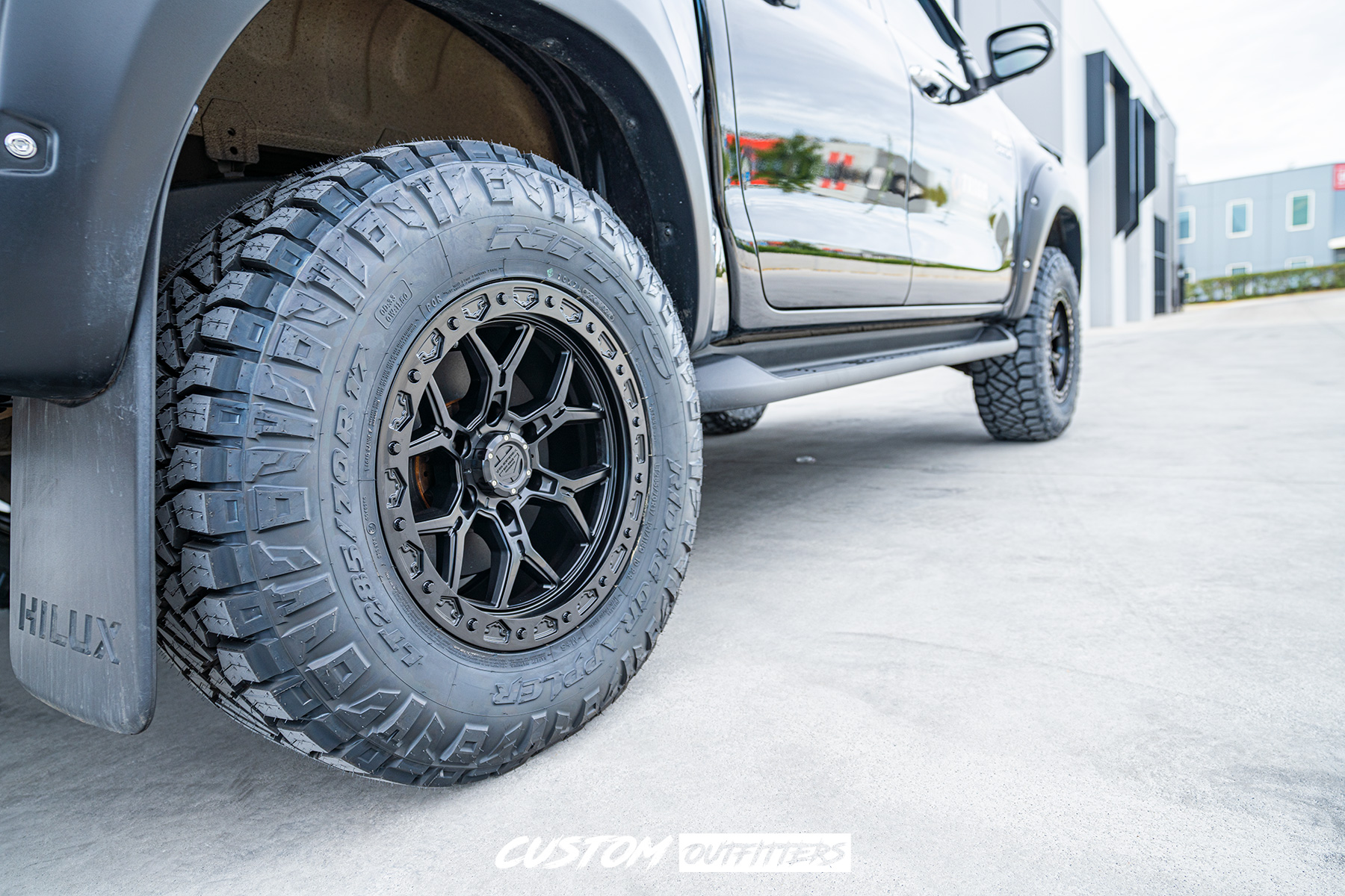 Toyota Hilux SR5 Build