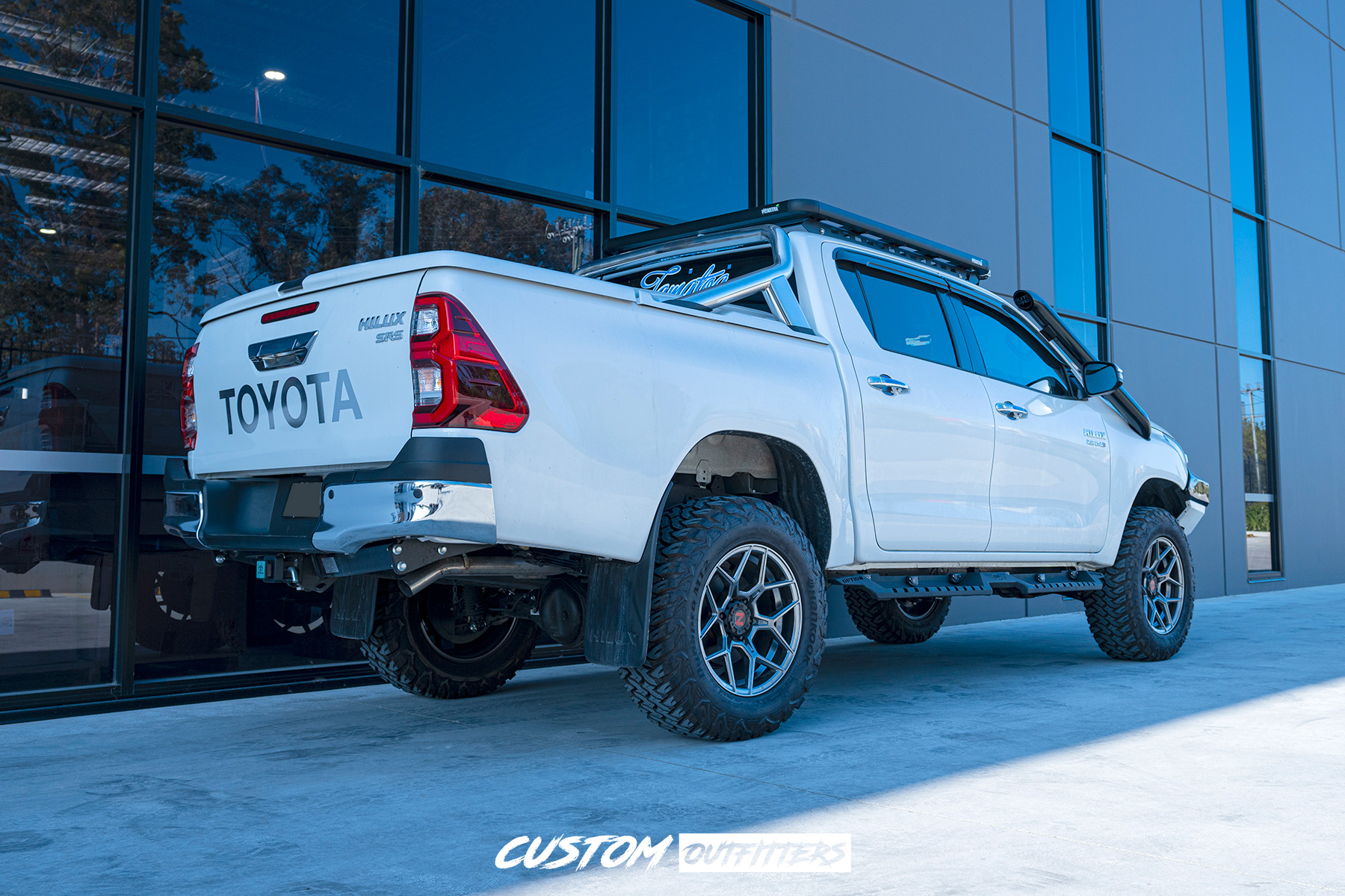 Toyota Hilux SR5 Build