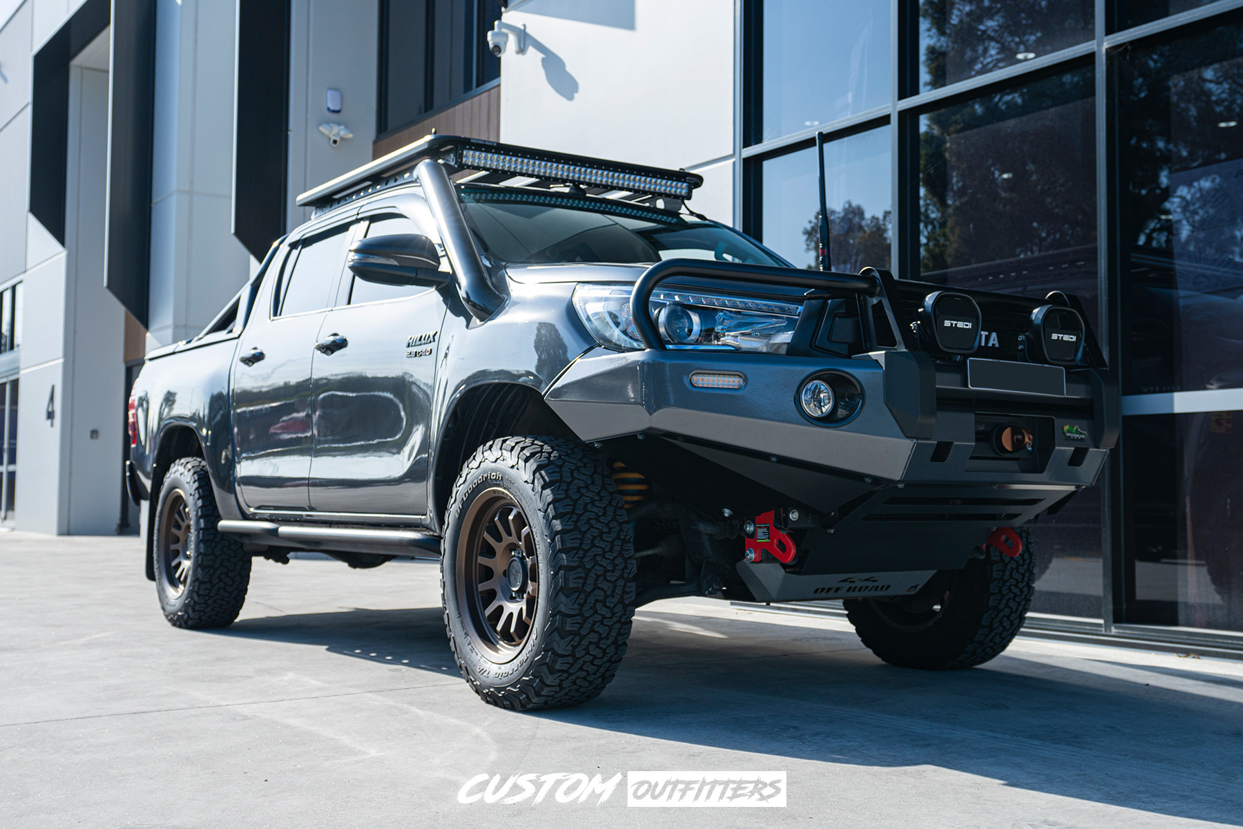 Toyota Hilux SR5 Build