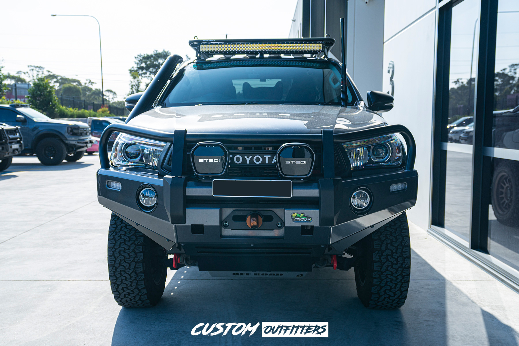 Toyota Hilux SR5 Build